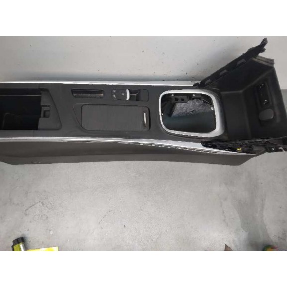 Recambio de apoyabrazos central para renault megane iv berlina 5p experience referencia OEM IAM P969109180R  