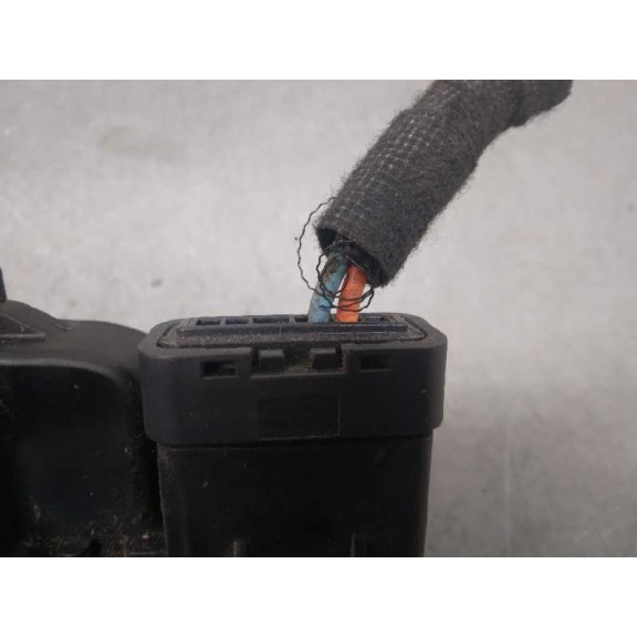 Recambio de cerradura puerta delantera derecha para nissan qashqai (j10) acenta referencia OEM IAM N32LFRC  2 CABLES