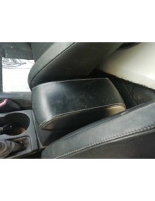 Recambio de apoyabrazos central para toyota auris hybrid active referencia OEM IAM   