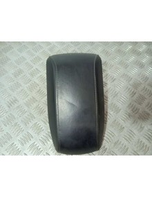 Recambio de apoyabrazos central para toyota auris hybrid active referencia OEM IAM    2