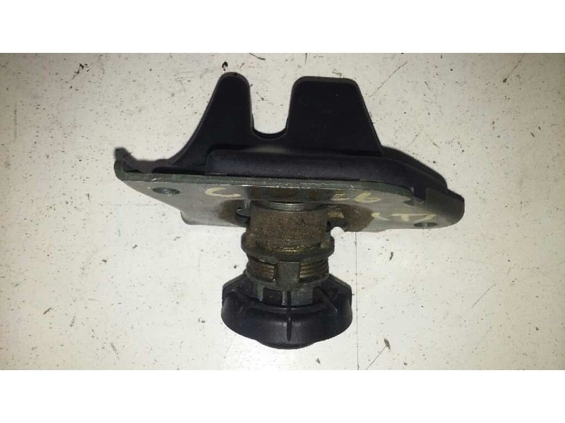 Recambio de cerradura maletero / porton para fiat punto berl. (176) 75 elx referencia OEM IAM   