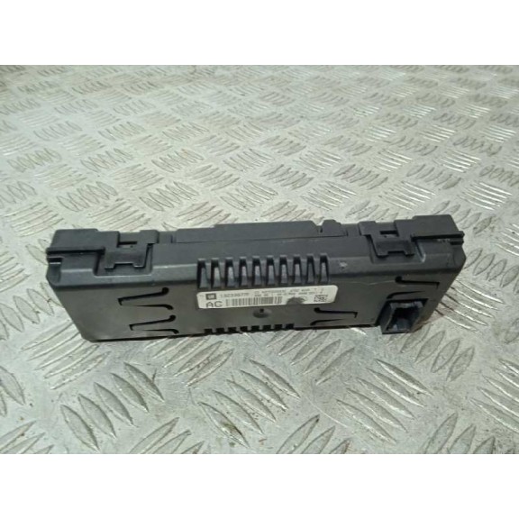 Recambio de display para opel insignia berlina cosmo referencia OEM IAM 13233977F  