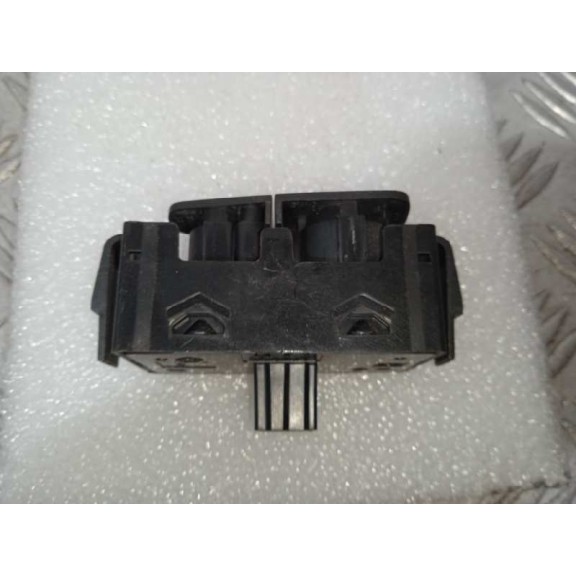 Recambio de warning para dacia sandero 0.9 tce cat referencia OEM IAM E3160101  