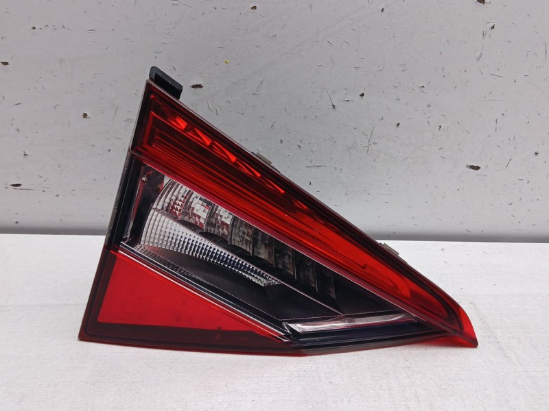 Recambio de piloto trasero izquierdo interior para skoda superb (3v3) 2.0 tdi referencia OEM IAM 3v5945307b  