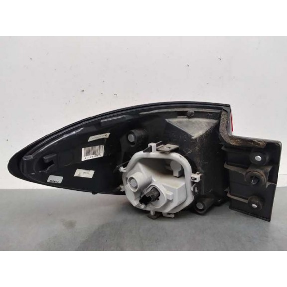 Recambio de piloto trasero derecho para renault captur zen referencia OEM IAM 265502731  