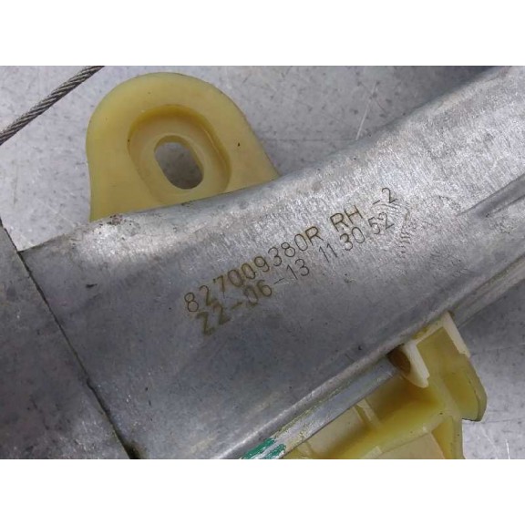 Recambio de elevalunas trasero derecho para renault captur zen referencia OEM IAM 827009380R 2 PIN 