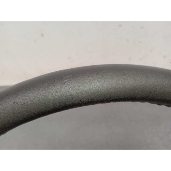 Recambio de volante para toyota yaris active referencia OEM IAM 451000D490C1 CON MANDOS ALGO DESGASTADO