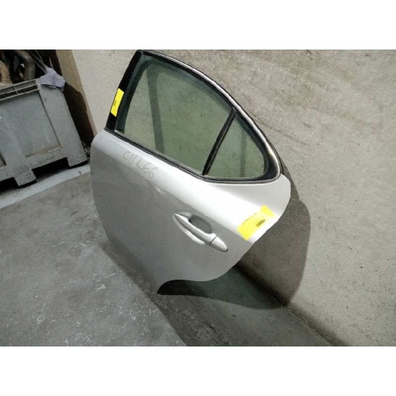 Recambio de puerta trasera izquierda para lexus is200 (ds2/is2) 2.2 d-cat referencia OEM IAM   