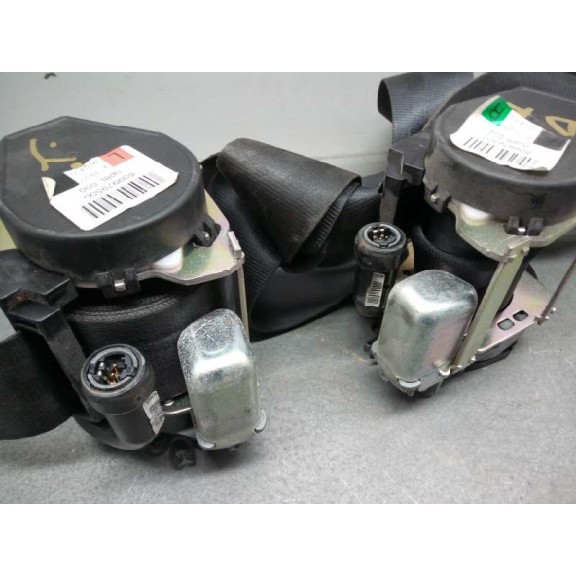 Recambio de kit airbag para dacia duster ambiance 4x2 referencia OEM IAM 8201163304  