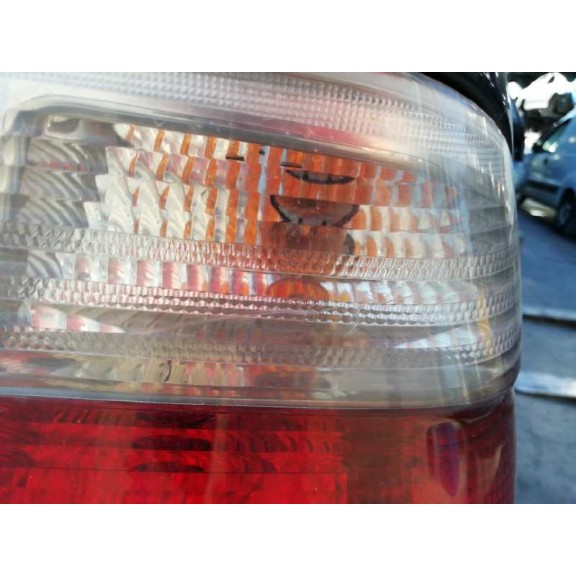 Recambio de piloto trasero derecho para bmw serie 3 berlina (e46) 318i referencia OEM IAM 8383822 UNA GRIETA 