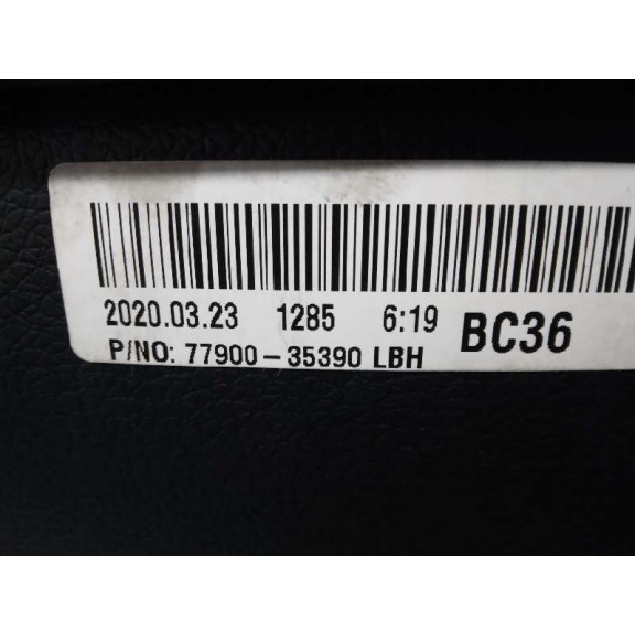 Recambio de apoyabrazos central para ssangyong tivoli referencia OEM IAM 7790035390 7791135000 