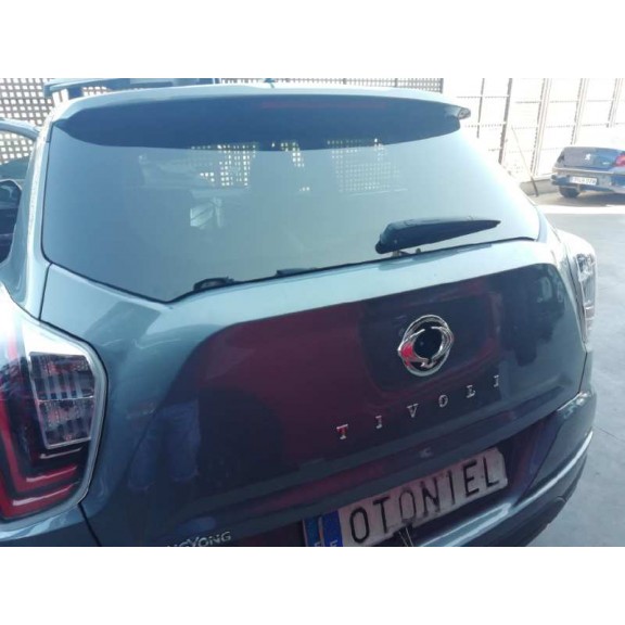 Recambio de porton trasero para ssangyong tivoli referencia OEM IAM   