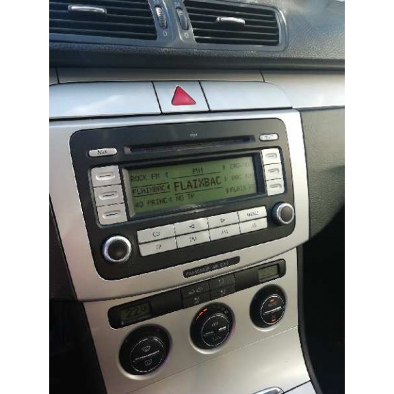 Recambio de sistema audio / radio cd para volkswagen passat berlina (3c2) 2.0 tdi referencia OEM IAM   