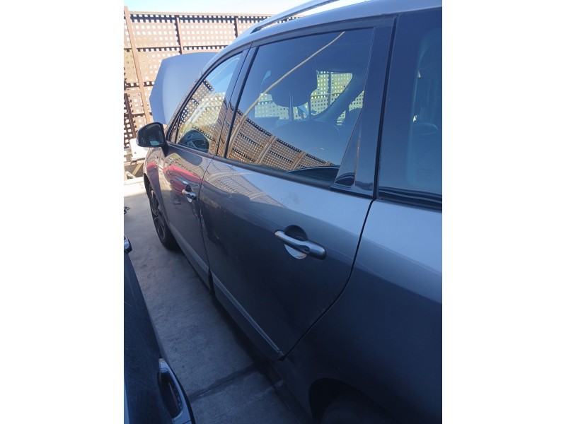 Recambio de puerta trasera izquierda para renault scénic iii (jz0/1_) 1.6 dci (jz00, jz12) referencia OEM IAM   