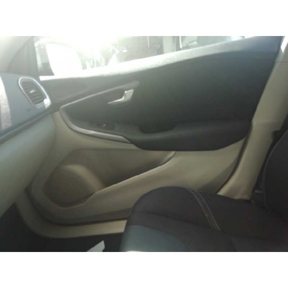 Recambio de guarnecido puerta delantera derecha para volvo v40 kinetic referencia OEM IAM   