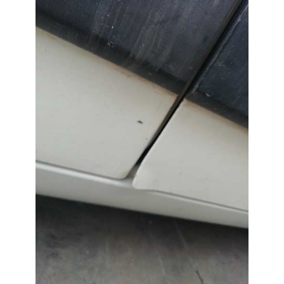 Recambio de puerta delantera derecha para fiat fiorino básico referencia OEM IAM   