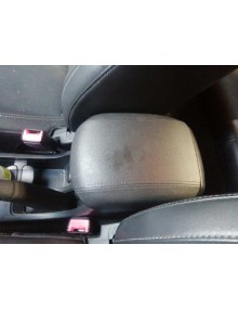 Recambio de apoyabrazos central para chevrolet cruze 2.0 diesel cat referencia OEM IAM   