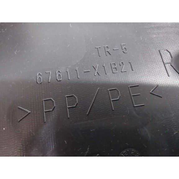 Recambio de guarnecido puerta delantera derecha para toyota rav 4 active referencia OEM IAM 67611X1B21  