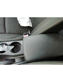 Recambio de apoyabrazos central para nissan qashqai (j10) acenta 4x4 referencia OEM IAM P13149A77000  