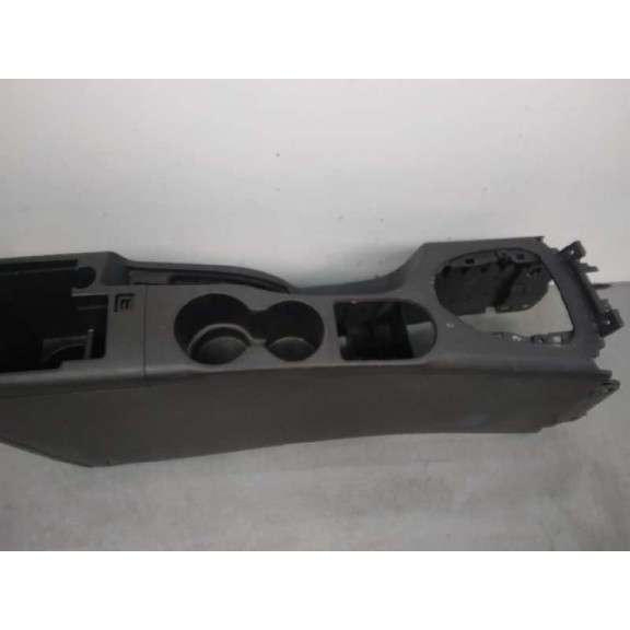 Recambio de apoyabrazos central para nissan qashqai (j10) acenta 4x4 referencia OEM IAM P13149A77000  