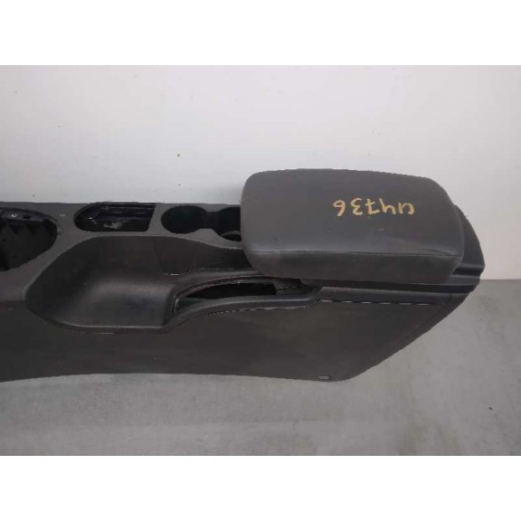 Recambio de apoyabrazos central para nissan qashqai (j10) acenta 4x4 referencia OEM IAM P13149A77000  