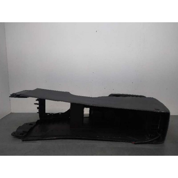 Recambio de apoyabrazos central para nissan qashqai (j10) acenta 4x4 referencia OEM IAM P13149A77000  