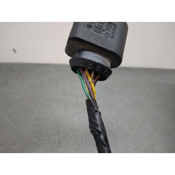 Recambio de retrovisor izquierdo para seat leon st (5f8) fr referencia OEM IAM  ABATIBLE 8 CABLES