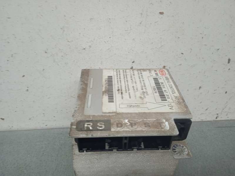Recambio de centralita airbag para kia carens 2.0 crdi ex monovolumen referencia OEM IAM 0K2FE677F0  