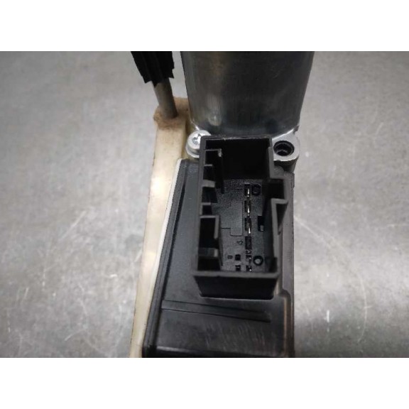 Recambio de elevalunas trasero izquierdo para seat leon st (5f8) fr referencia OEM IAM 5Q0959811A 5 PINES 