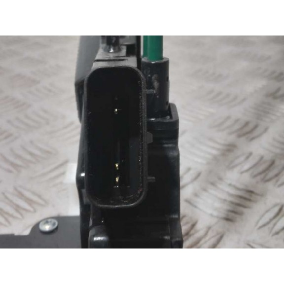 Recambio de cerradura puerta delantera derecha para ssangyong tivoli referencia OEM IAM 7122035000 4 PINES 