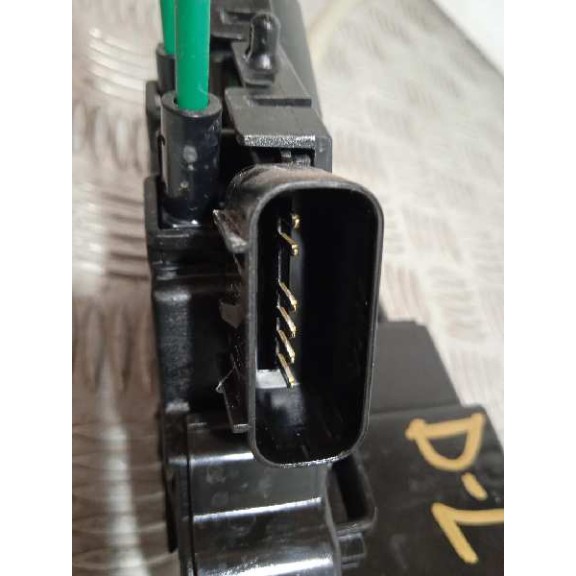 Recambio de cerradura puerta delantera izquierda para ssangyong tivoli referencia OEM IAM 7121035020  6 PINS