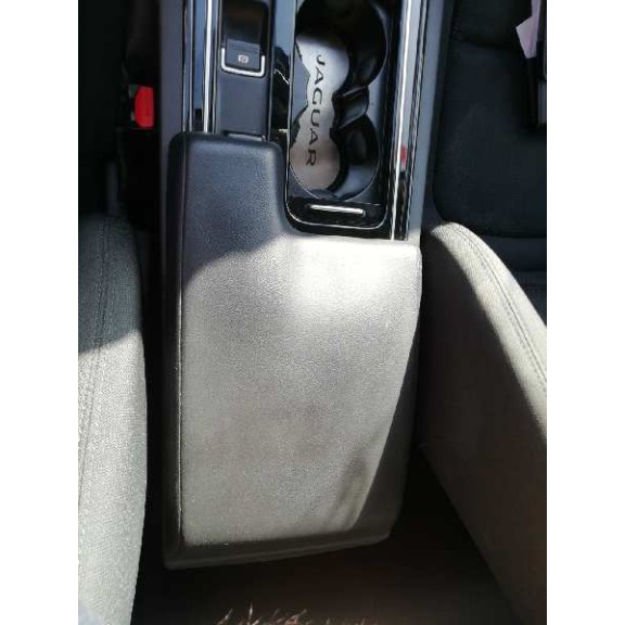 Recambio de apoyabrazos central para jaguar xe portfolio awd referencia OEM IAM   