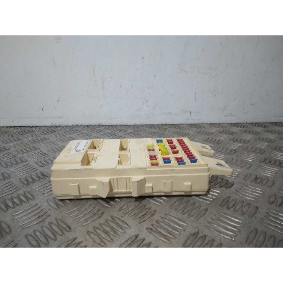 Recambio de caja reles / fusibles para ssangyong tivoli referencia OEM IAM 8215335030  
