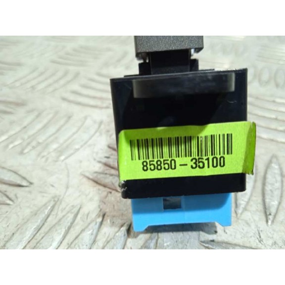 Recambio de mando elevalunas trasero derecho para ssangyong tivoli referencia OEM IAM 8585035100  