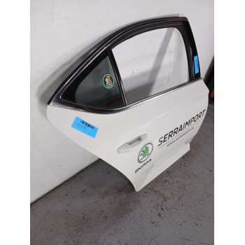 Recambio de puerta trasera derecha para skoda superb (3v3) 2.0 tdi referencia OEM IAM   