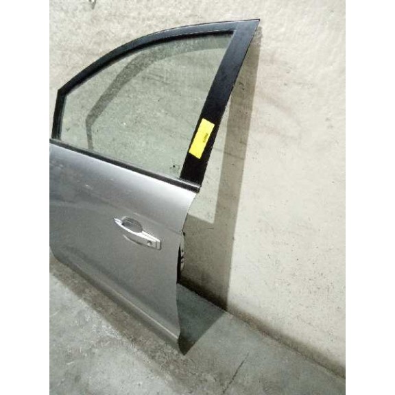Recambio de puerta delantera izquierda para ssangyong rodius 2.7 turbodiesel cat referencia OEM IAM   