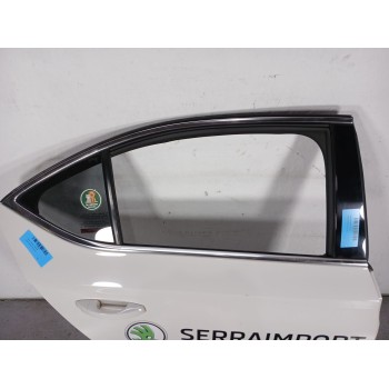 Recambio de puerta trasera derecha para skoda superb (3v3) 2.0 tdi referencia OEM IAM   