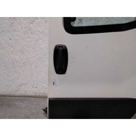 Recambio de puerta lateral corredera izquierda para peugeot bipper 1.3 16v hdi fap referencia OEM IAM  BLANCO 