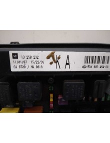 Recambio de caja reles / fusibles para opel zafira b 1.9 cdti referencia OEM IAM 13250232   2