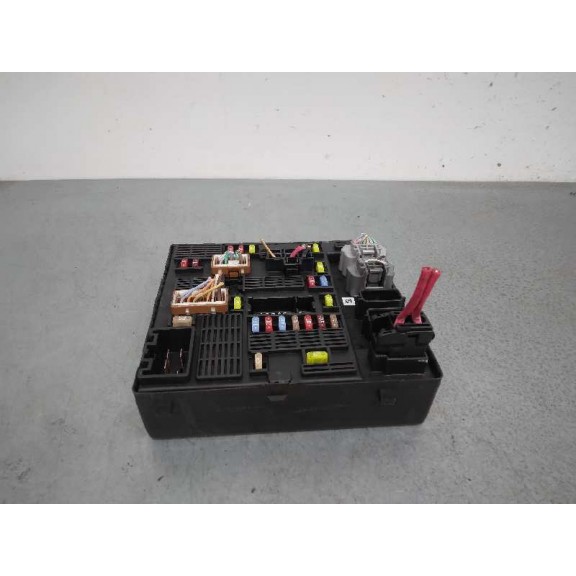 Recambio de caja reles / fusibles para renault scenic iii grand dynamique referencia OEM IAM 284B62342R  