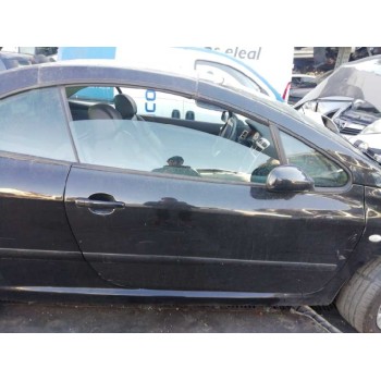 PUERTA DELANTERA DERECHA TOCADA 