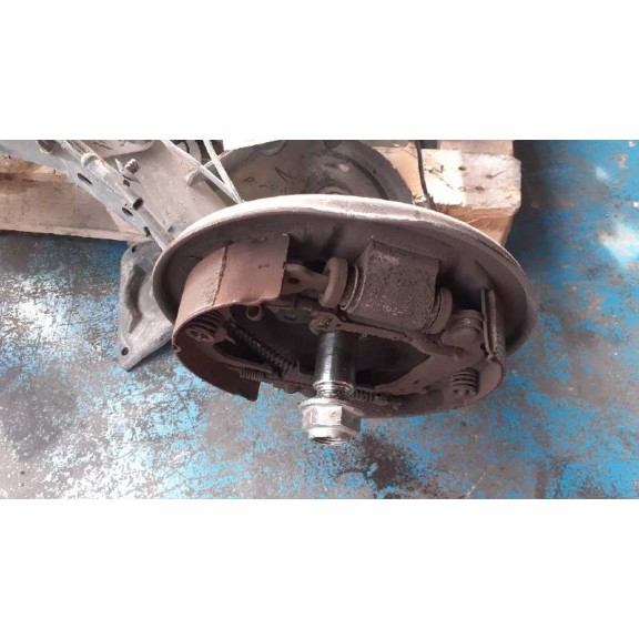 Recambio de puente trasero para renault kangoo profesional referencia OEM IAM  4 TORNILLOS TAMBOR ABS