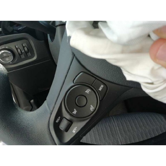 Recambio de volante para opel corsa f edition referencia OEM IAM   