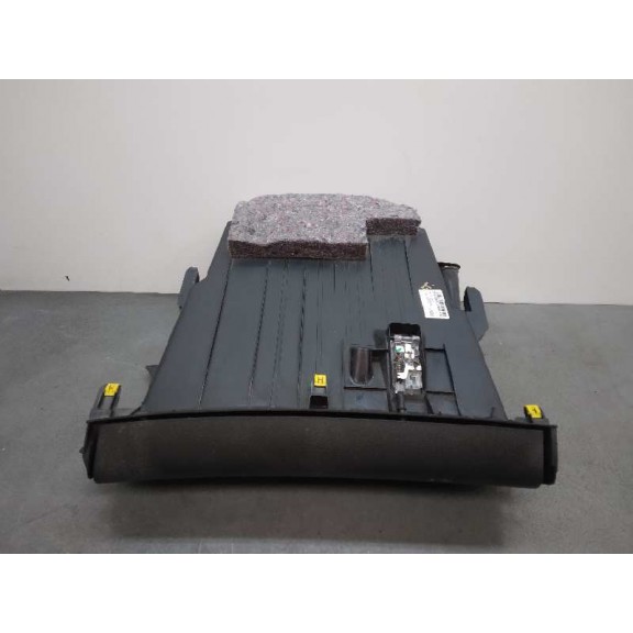 Recambio de guantera para renault megane iv berlina 5p 1.3 tce referencia OEM IAM P685001166R  