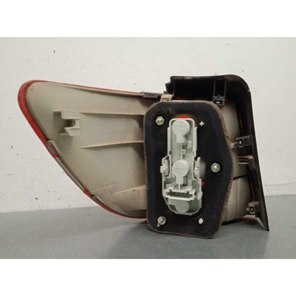 Recambio de piloto trasero derecho para mercedes-benz clase b (w245) 200 (245.233) referencia OEM IAM A1698202664  