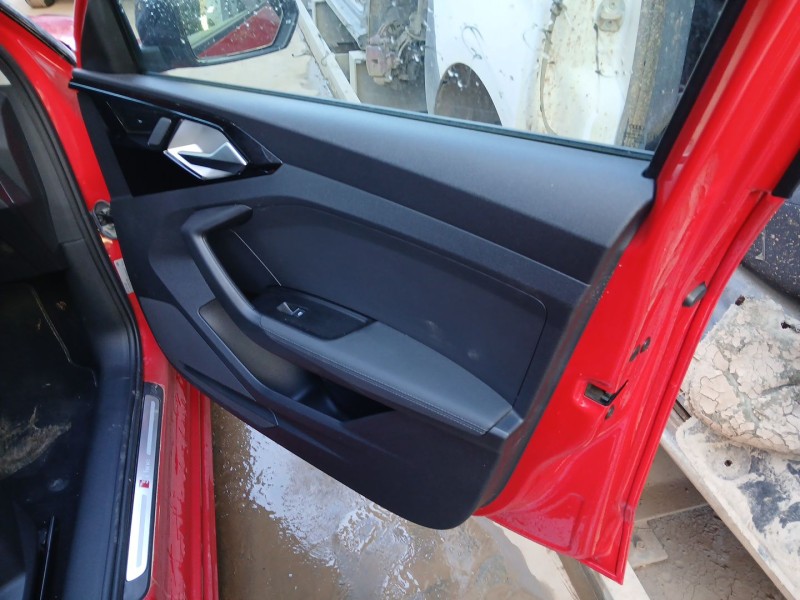 Recambio de guarnecido puerta delantera derecha para audi a1 sportback (gba) 25 tfsi referencia OEM IAM   