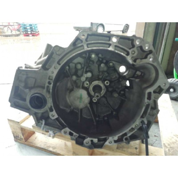 Recambio de caja casco para toyota auris 1.4 turbodiesel cat referencia OEM IAM  DESMONTADA 6V