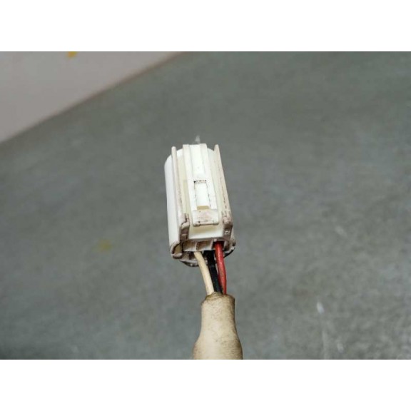 Recambio de retrovisor derecho para toyota yaris active referencia OEM IAM 879100D250 ELECTRICO 3 CABLES