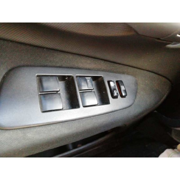 Recambio de mando elevalunas delantero izquierdo para toyota auris 2.0 d-4d cat referencia OEM IAM 9240B73  