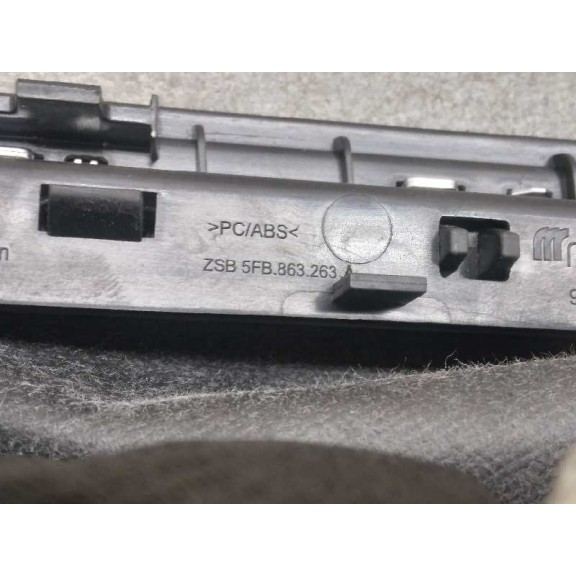 Recambio de consola central para seat leon (kl1) xcellence referencia OEM IAM 5FB863263A POMO 6 VELOCIDADES 